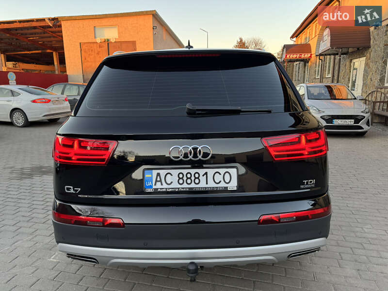 Позашляховик / Кросовер Audi Q7 2015 в Володимирі