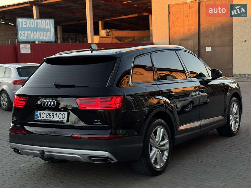 Позашляховик / Кросовер Audi Q7 2015 в Володимирі