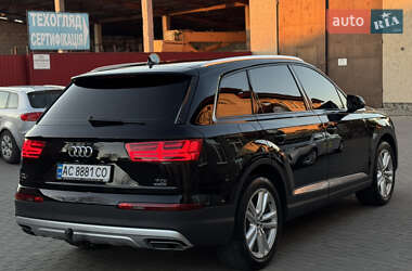 Внедорожник / Кроссовер Audi Q7 2015 в 