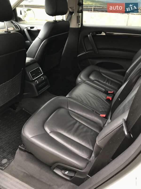 Позашляховик / Кросовер Audi Q7 2012 в Києві