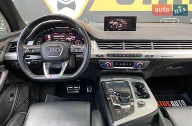 Внедорожник / Кроссовер Audi Q7 2016 в 