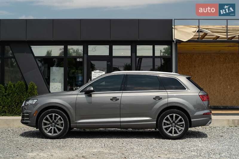 Внедорожник / Кроссовер Audi Q7 2017 в Черновцах
