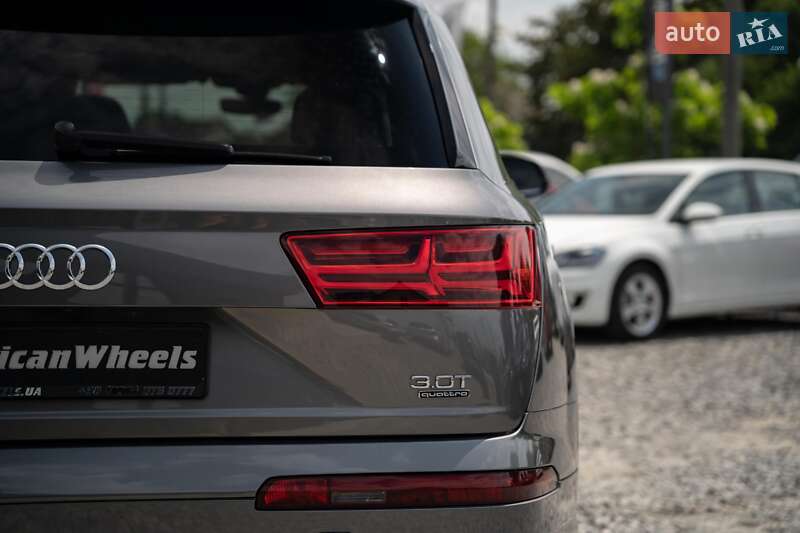 Внедорожник / Кроссовер Audi Q7 2017 в Черновцах