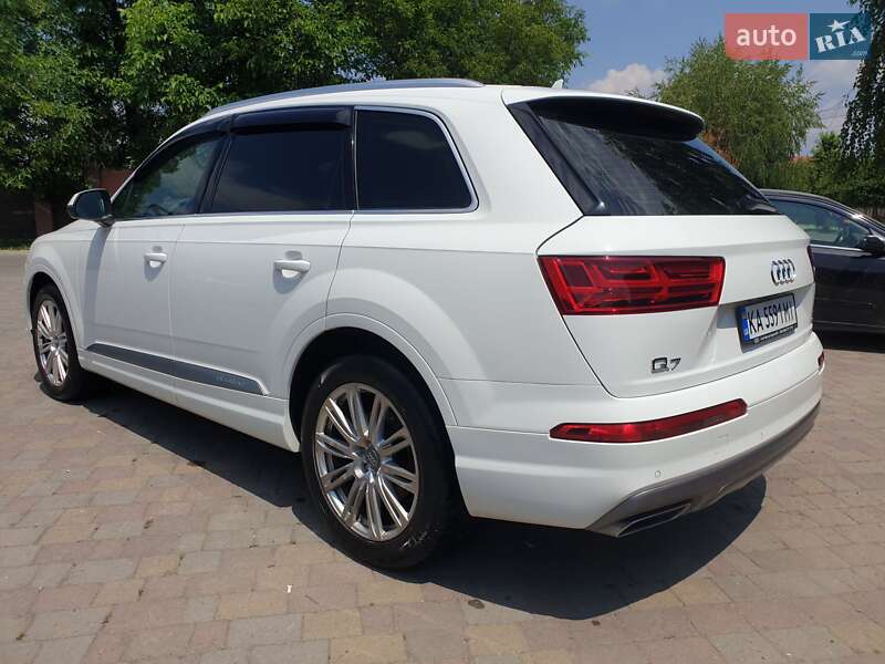 Внедорожник / Кроссовер Audi Q7 2017 в Мукачево