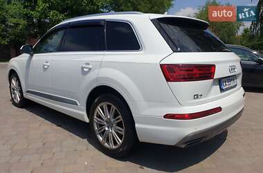 Внедорожник / Кроссовер Audi Q7 2017 в 
