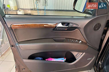 Внедорожник / Кроссовер Audi Q7 2014 в 