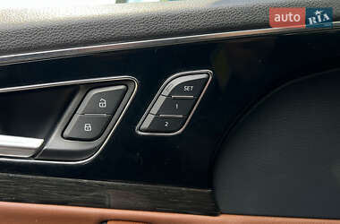 Внедорожник / Кроссовер Audi Q7 2016 в 