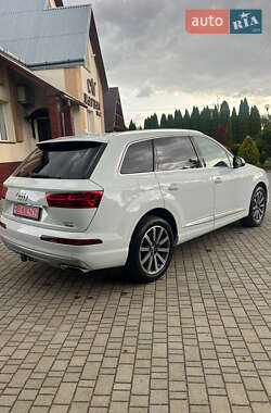 Внедорожник / Кроссовер Audi Q7 2018 в 