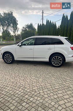 Внедорожник / Кроссовер Audi Q7 2018 в 