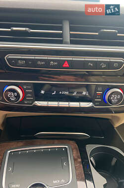Внедорожник / Кроссовер Audi Q7 2018 в 