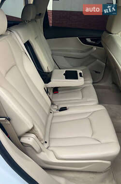Внедорожник / Кроссовер Audi Q7 2018 в 