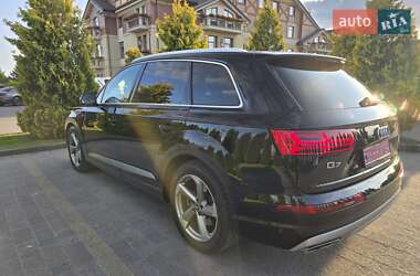 Внедорожник / Кроссовер Audi Q7 2018 в 
