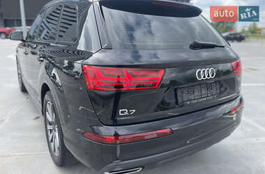 Внедорожник / Кроссовер Audi Q7 2019 в 
