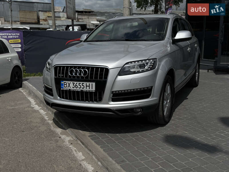 Внедорожник / Кроссовер Audi Q7 2012 в 
