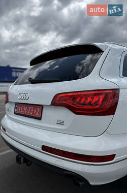 Внедорожник / Кроссовер Audi Q7 2010 в 