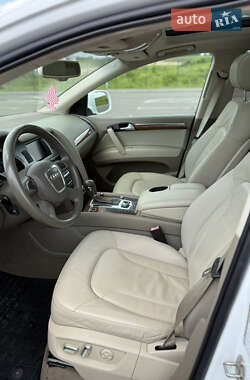 Внедорожник / Кроссовер Audi Q7 2010 в 