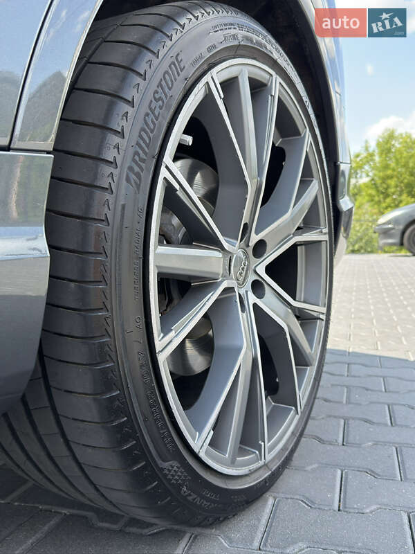 Внедорожник / Кроссовер Audi Q7 2015 в Черновцах