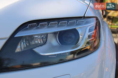 Позашляховик / Кросовер Audi Q7 2011 в 