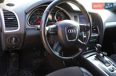 Позашляховик / Кросовер Audi Q7 2011 в 