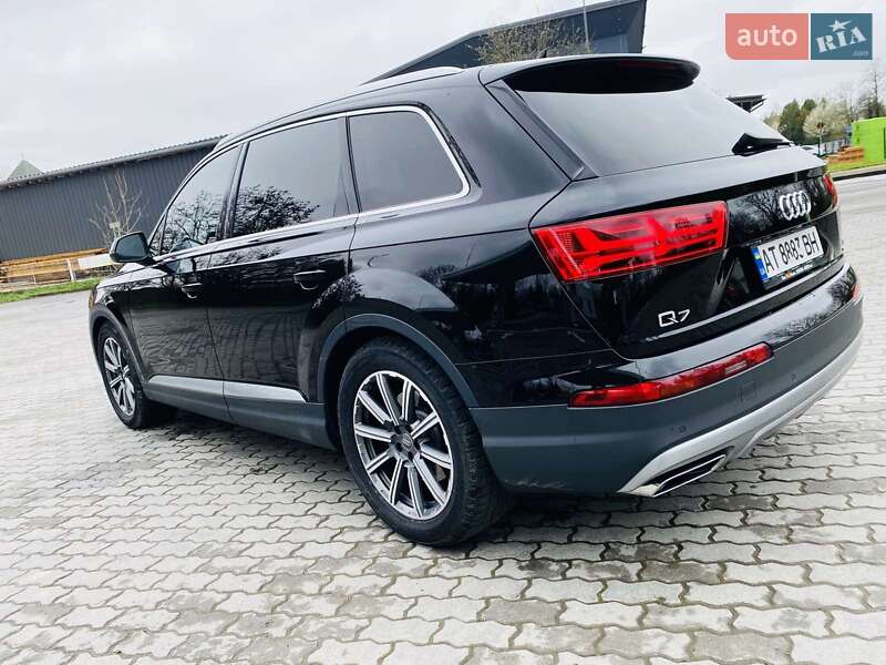 Внедорожник / Кроссовер Audi Q7 2017 в Богородчанах