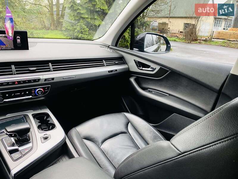 Внедорожник / Кроссовер Audi Q7 2017 в Богородчанах