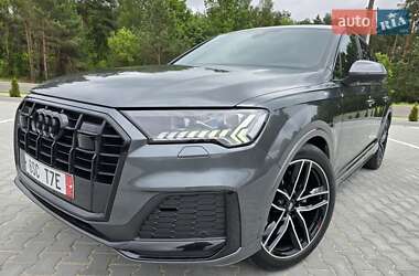 Внедорожник / Кроссовер Audi Q7 2021 в 