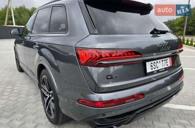 Внедорожник / Кроссовер Audi Q7 2021 в 