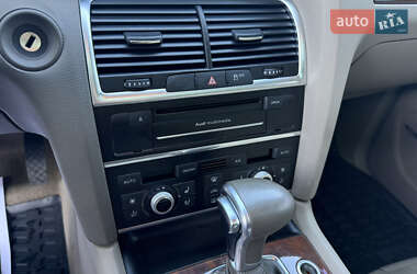 Внедорожник / Кроссовер Audi Q7 2012 в 