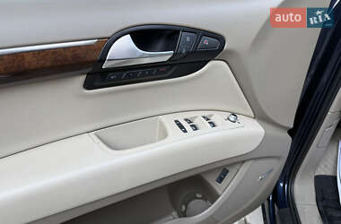 Внедорожник / Кроссовер Audi Q7 2012 в 