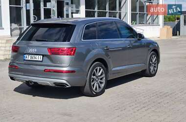 Позашляховик / Кросовер Audi Q7 2016 в 