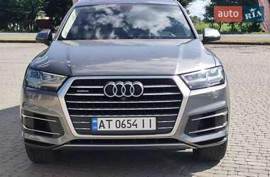 Позашляховик / Кросовер Audi Q7 2016 в 