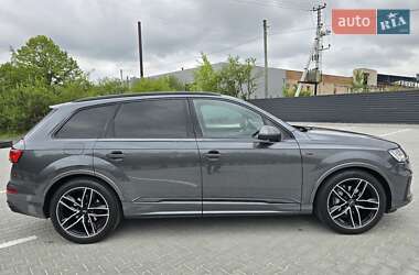 Внедорожник / Кроссовер Audi Q7 2021 в 