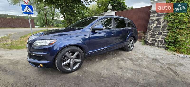 Внедорожник / Кроссовер Audi Q7 2013 в 