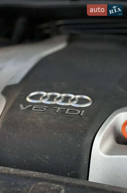 Внедорожник / Кроссовер Audi Q7 2012 в 