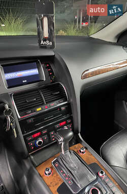 Позашляховик / Кросовер Audi Q7 2014 в 