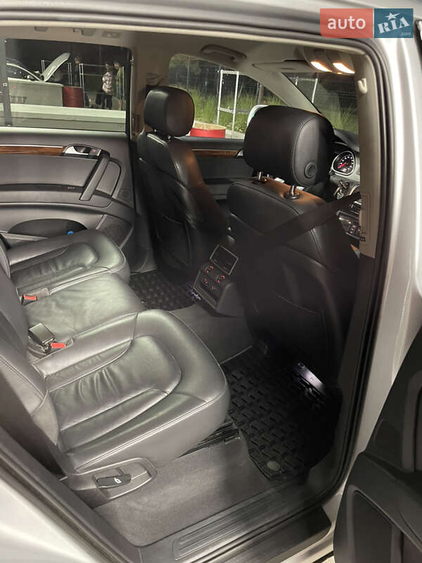 Позашляховик / Кросовер Audi Q7 2014 в Рівному