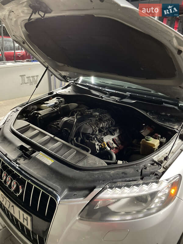 Внедорожник / Кроссовер Audi Q7 2014 в Ровно