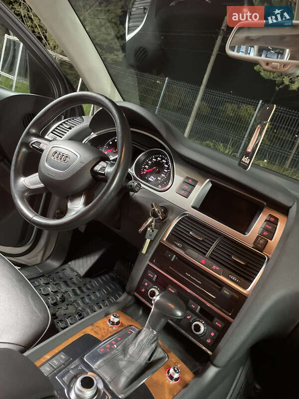 Позашляховик / Кросовер Audi Q7 2014 в Рівному