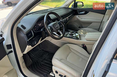 Внедорожник / Кроссовер Audi Q7 2018 в 