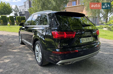 Внедорожник / Кроссовер Audi Q7 2015 в 