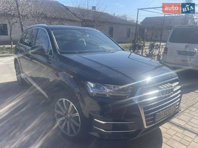 Позашляховик / Кросовер Audi Q7 2015 в Ізмаїлі