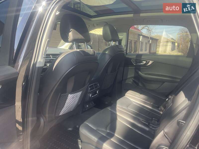 Позашляховик / Кросовер Audi Q7 2015 в Ізмаїлі
