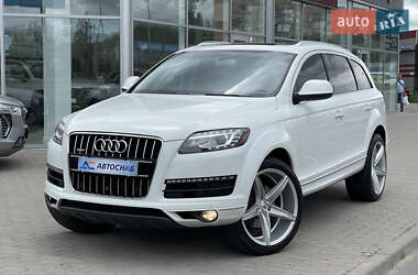 Позашляховик / Кросовер Audi Q7 2013 в 