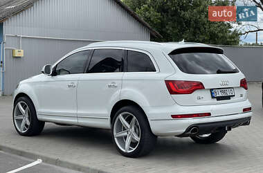 Позашляховик / Кросовер Audi Q7 2013 в 