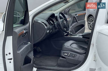 Позашляховик / Кросовер Audi Q7 2013 в 