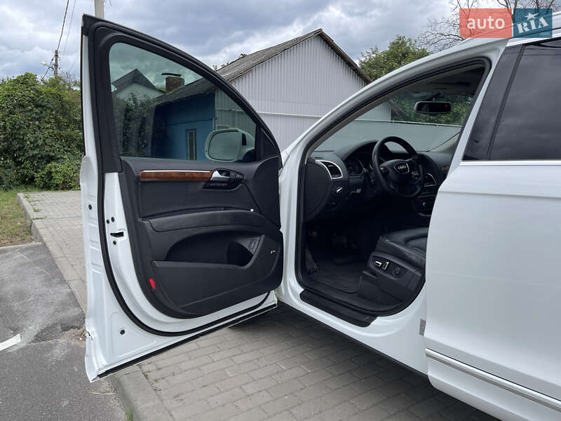 Внедорожник / Кроссовер Audi Q7 2013 в Полтаве