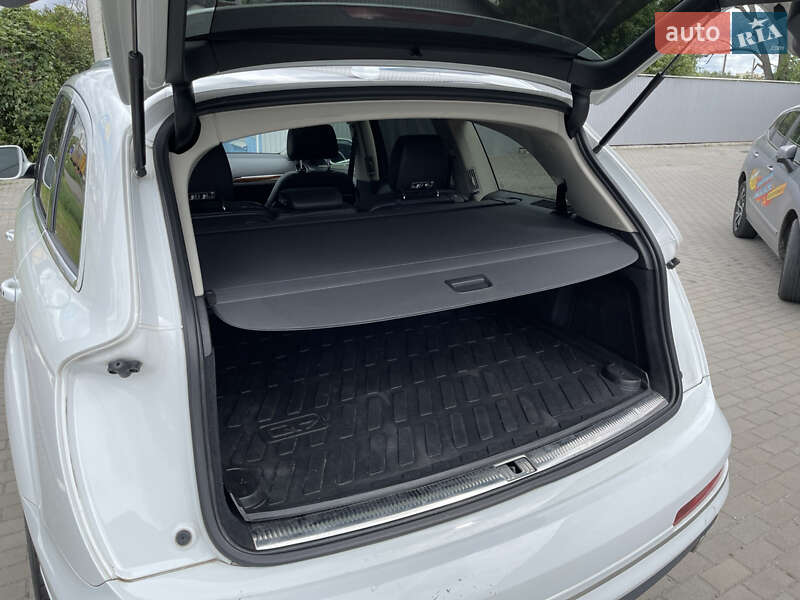 Внедорожник / Кроссовер Audi Q7 2013 в Полтаве