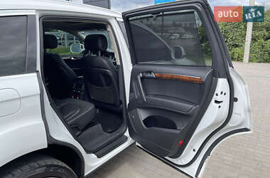 Позашляховик / Кросовер Audi Q7 2013 в 