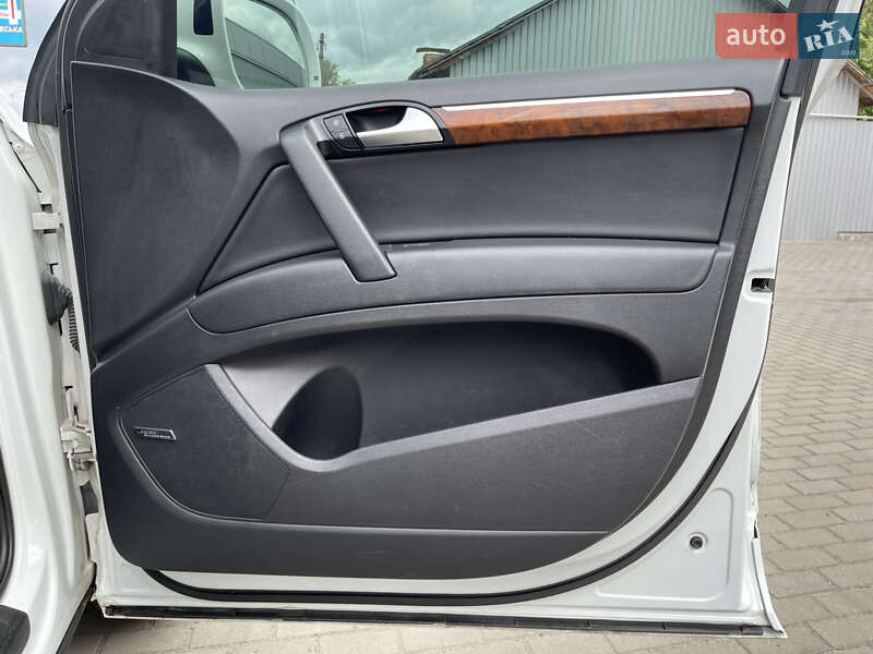 Внедорожник / Кроссовер Audi Q7 2013 в Полтаве