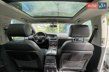 Позашляховик / Кросовер Audi Q7 2013 в 